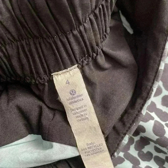 Spring Break Away Short - Picture 5 of 5